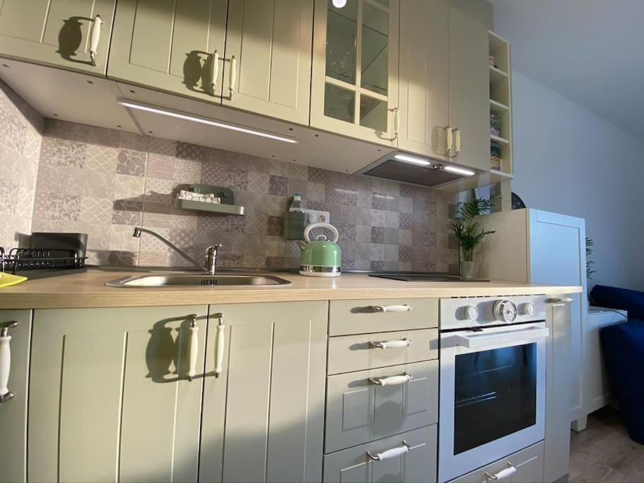 New Studio Apartment In Central Budapest - Free Parking Εξωτερικό φωτογραφία