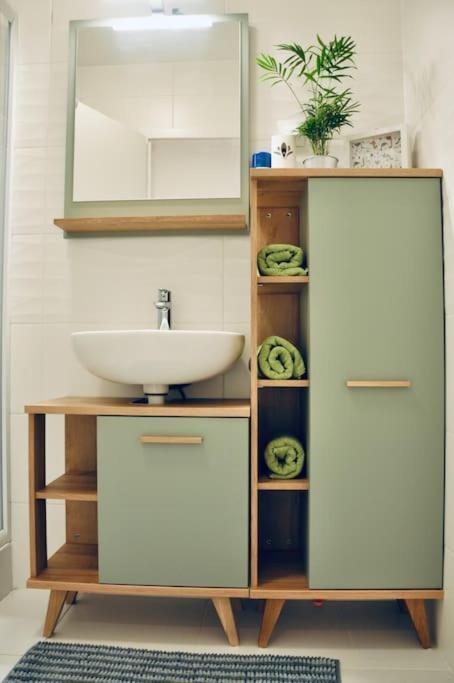 New Studio Apartment In Central Budapest - Free Parking Εξωτερικό φωτογραφία